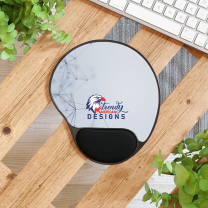 Trendy American Designs Ergonomic Mouse Pad with Wrist Rest for Comfort, Ideal Gift for Gamers & Office Workers, Desk Accessory for Productivity - Image 4